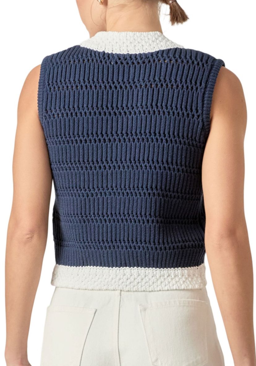 CONTRAST SLEEVELESS TOP