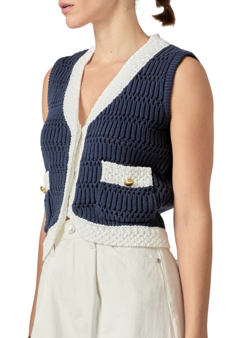 CONTRAST SLEEVELESS TOP