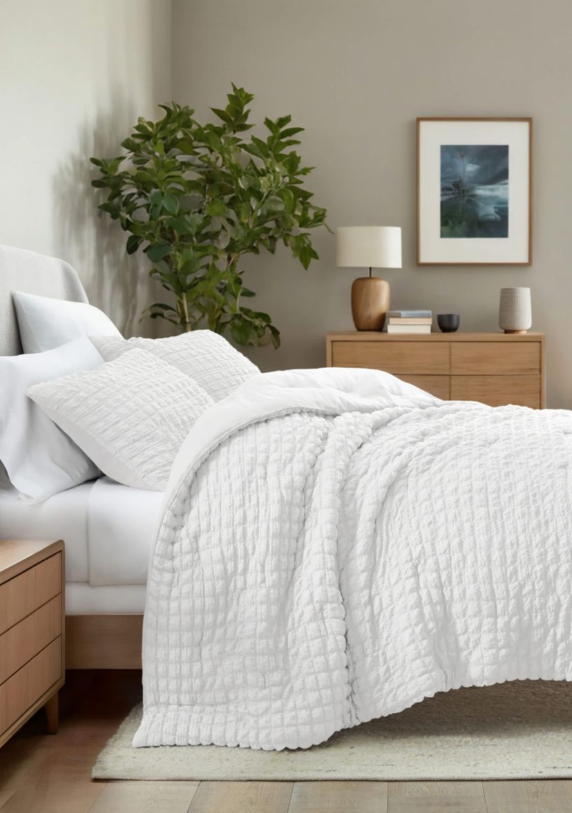 Seersucker Textured Ultra Soft Microfiber All Season Down-Alternative Comforter Set