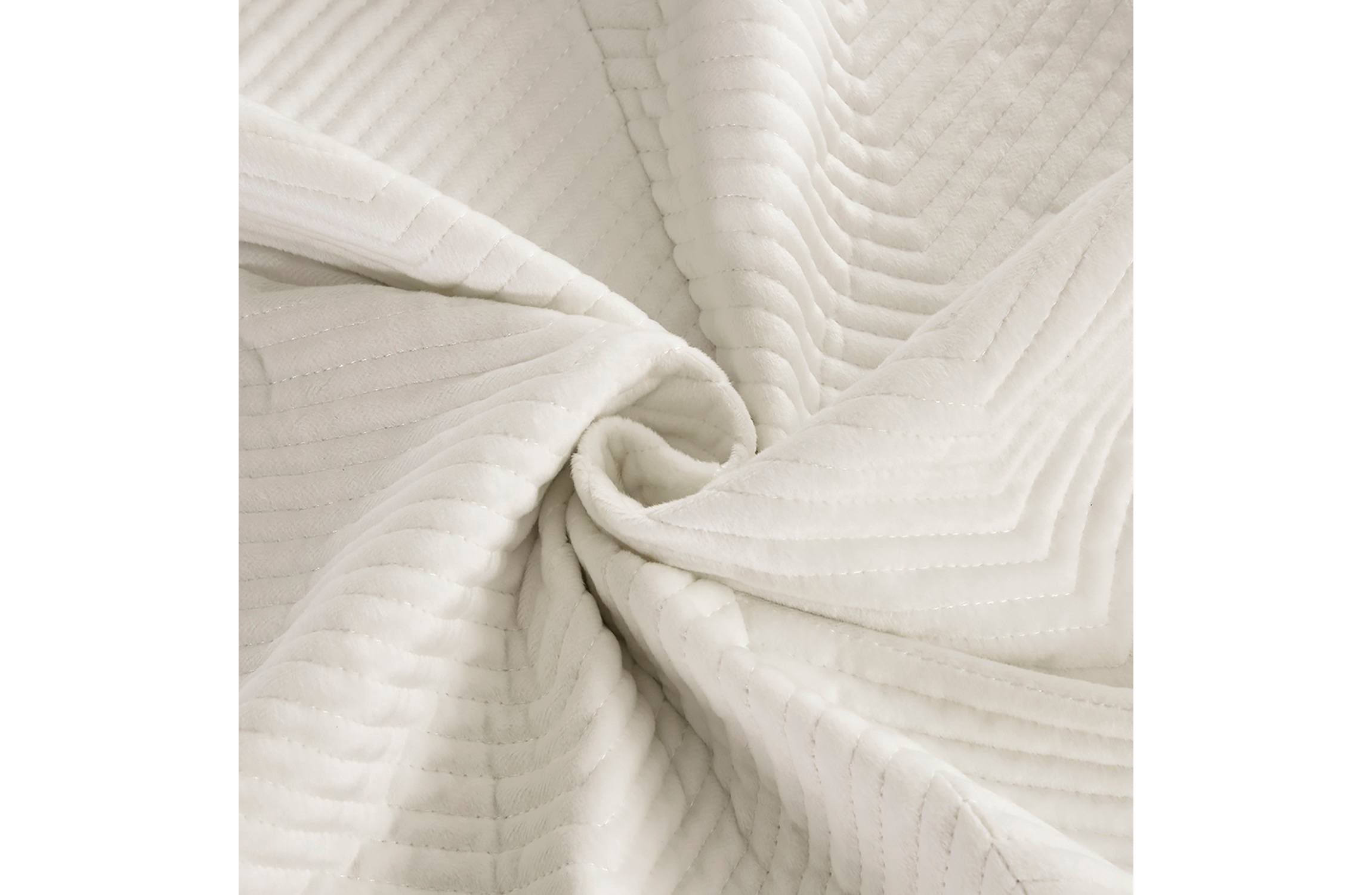 Pointehaven Luxury Diamond Velvet Quilt Set