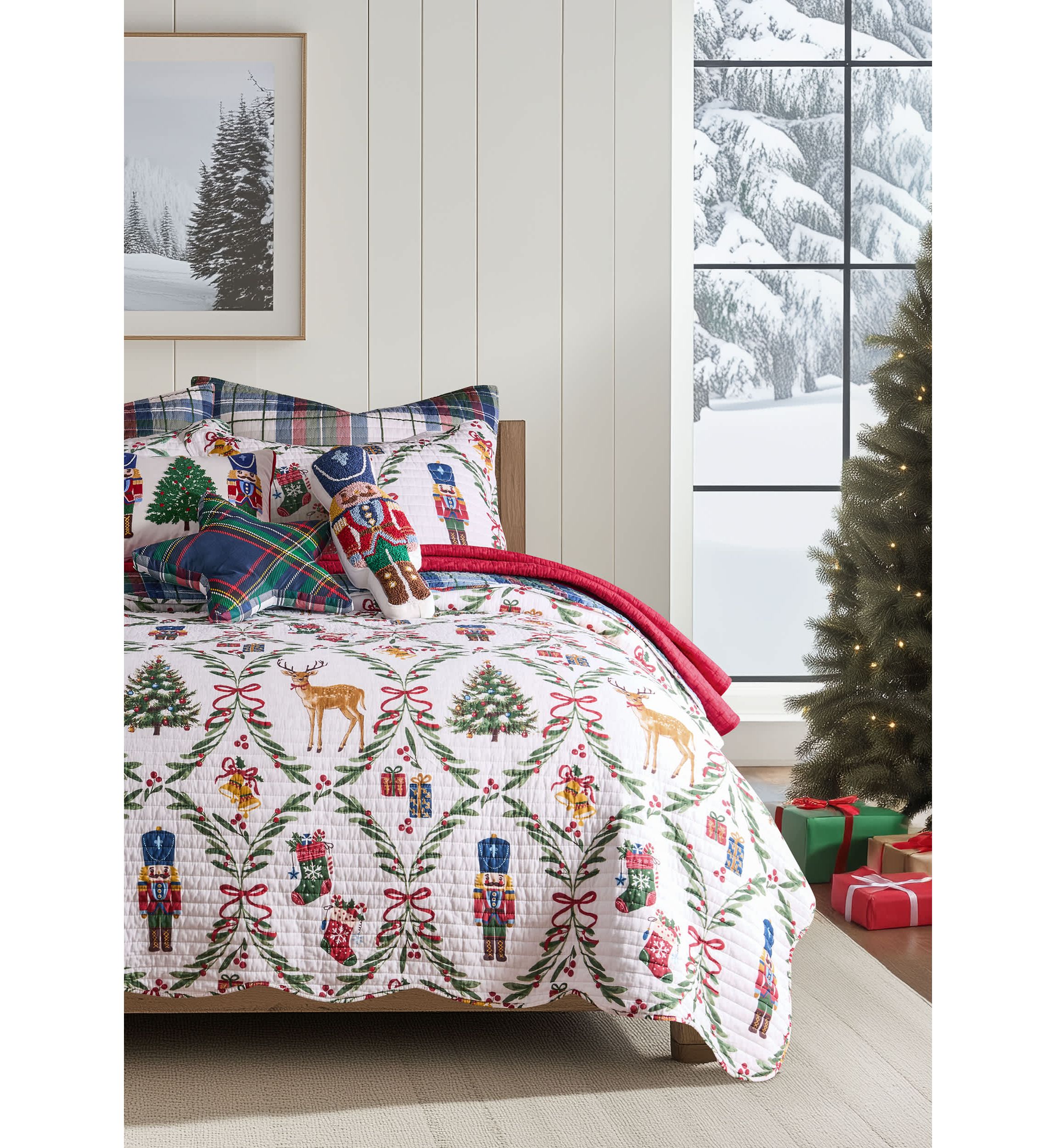 Festive Nutcrackers Quilt Set