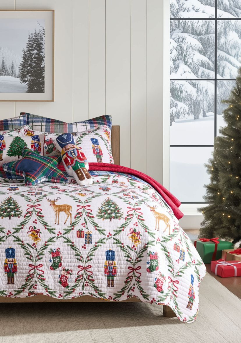 Festive Nutcrackers Quilt Set