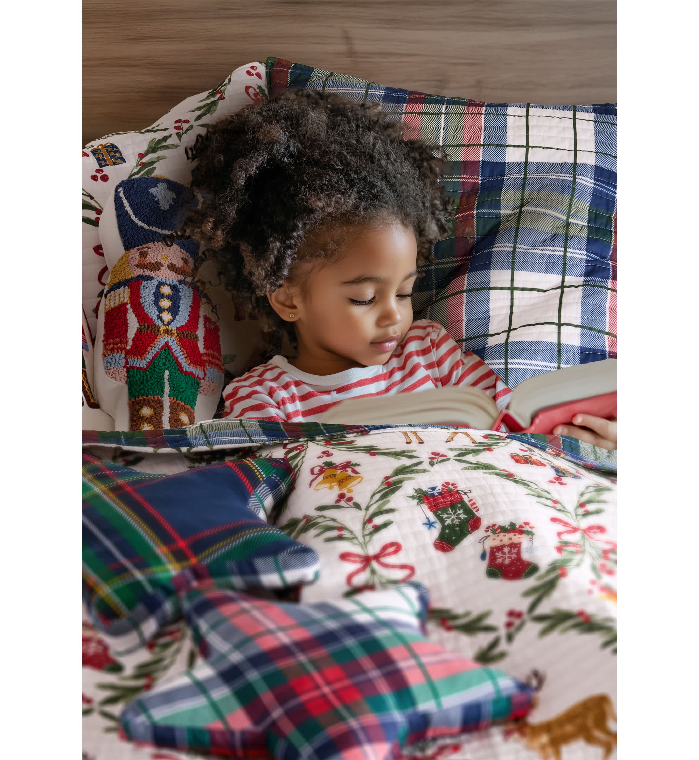 Festive Nutcrackers Quilt Set