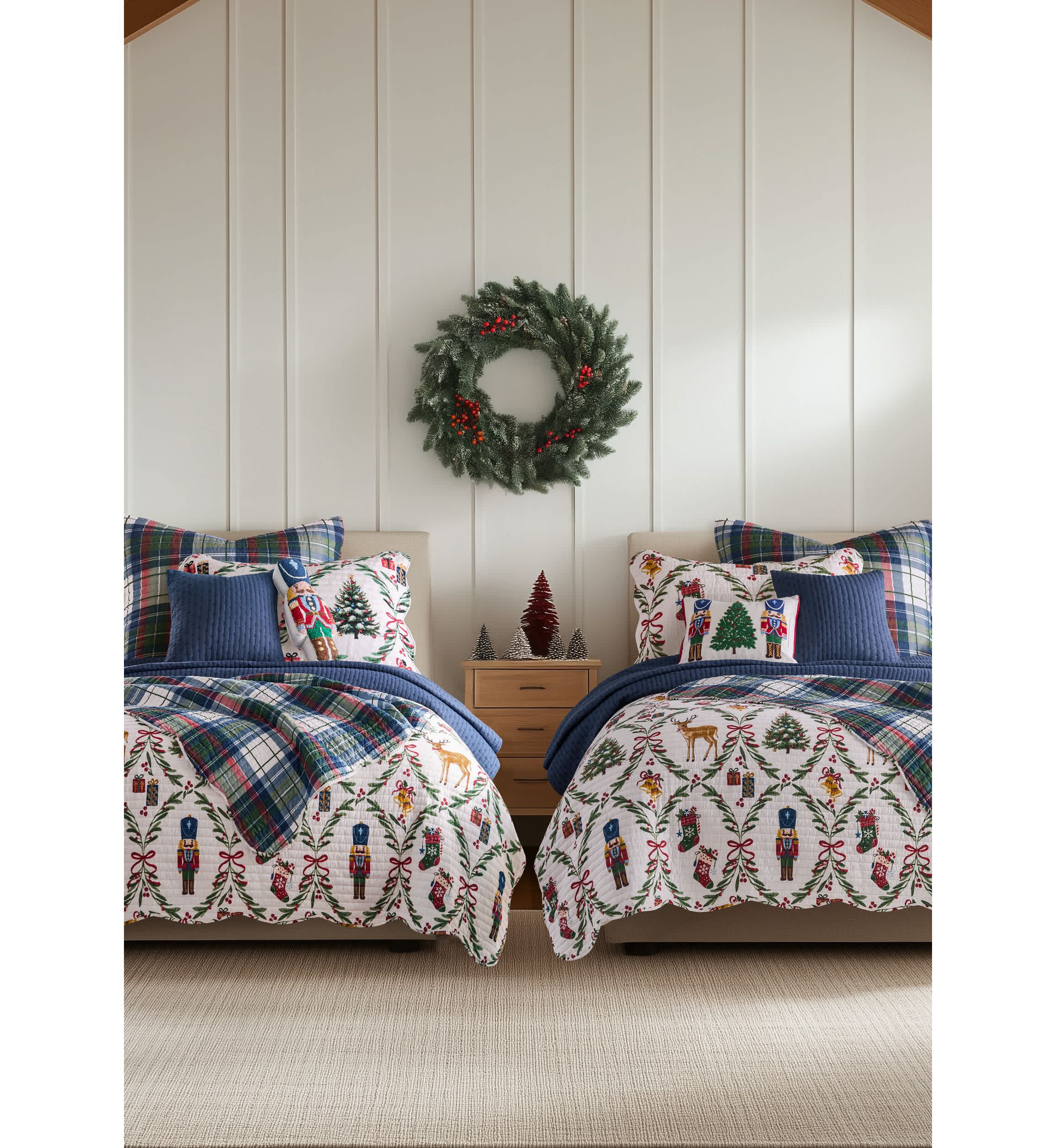 Festive Nutcrackers Quilt Set