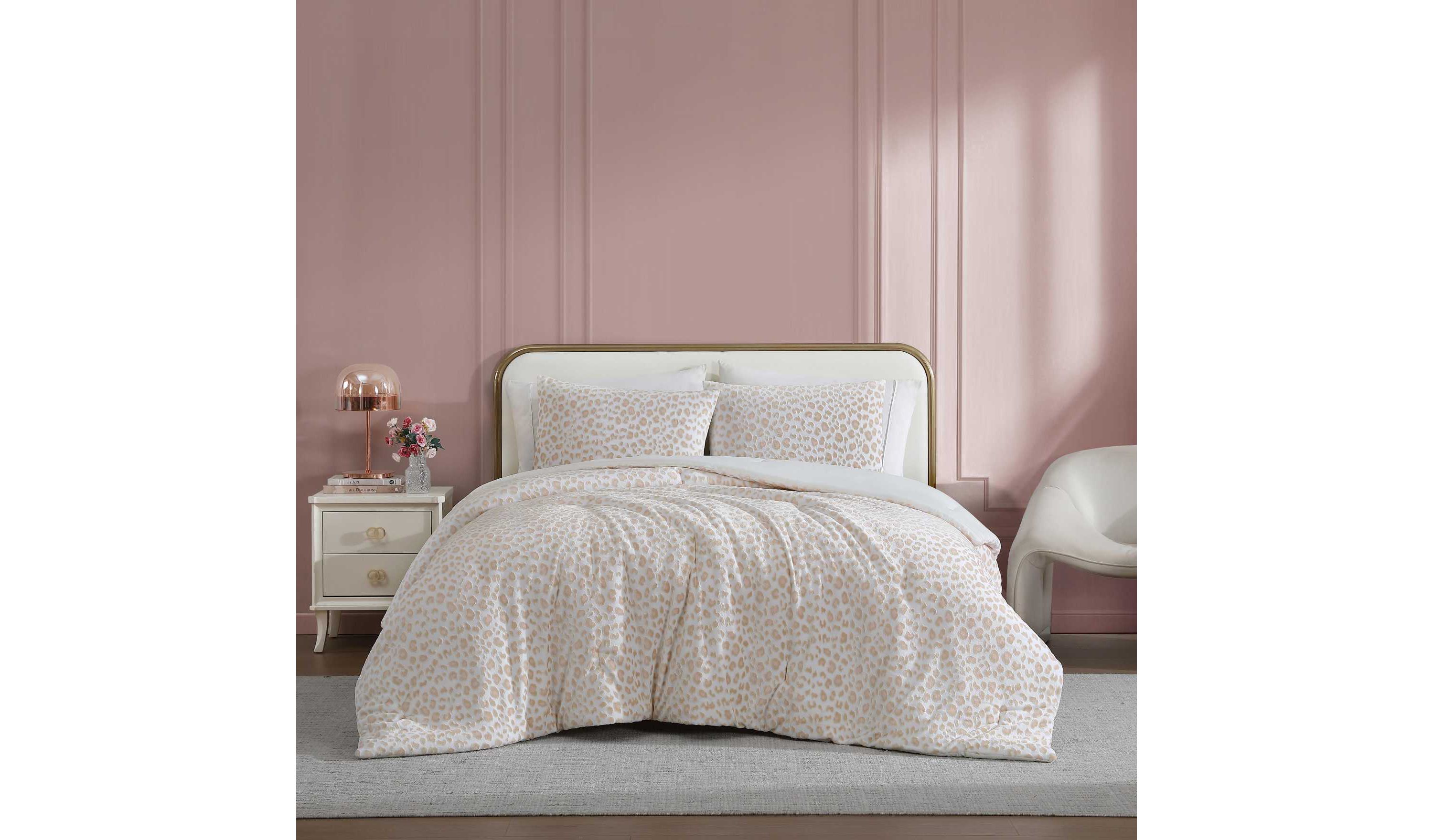 Betseys Leopard Microfiber Comforter Set