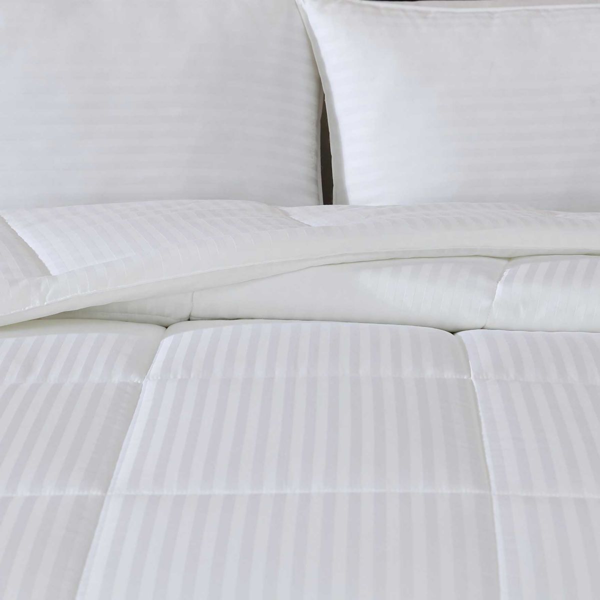 VW Signature Cotton Utility Comforter