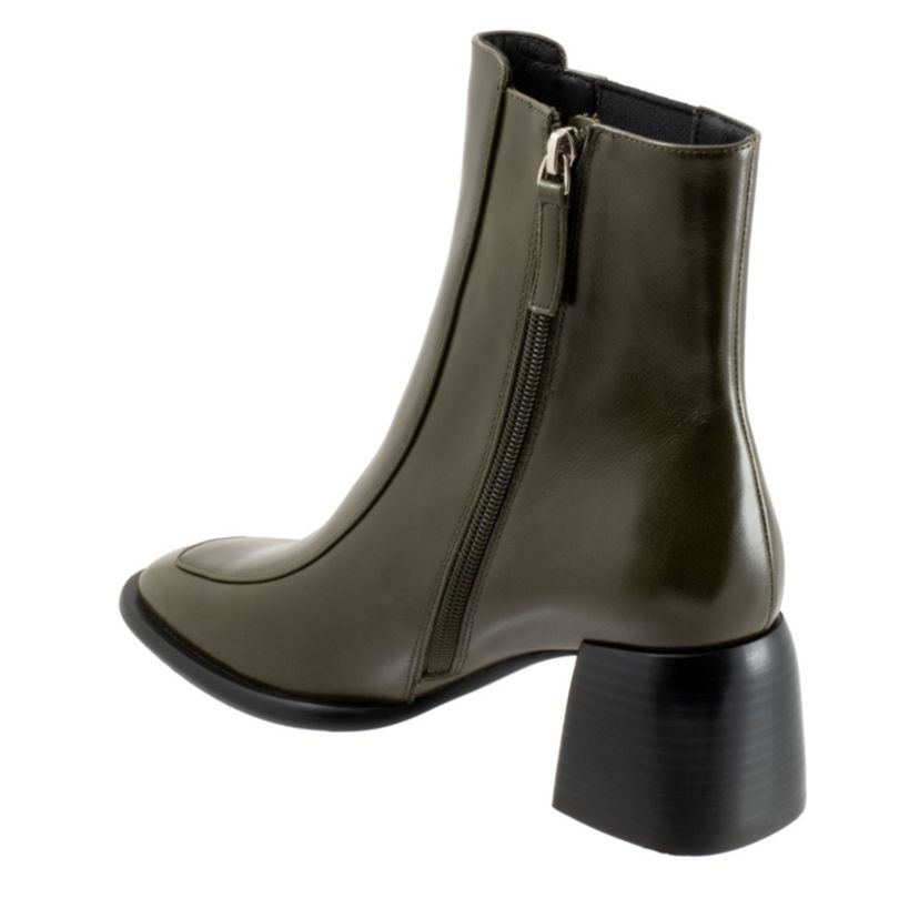 Charcoal Boot