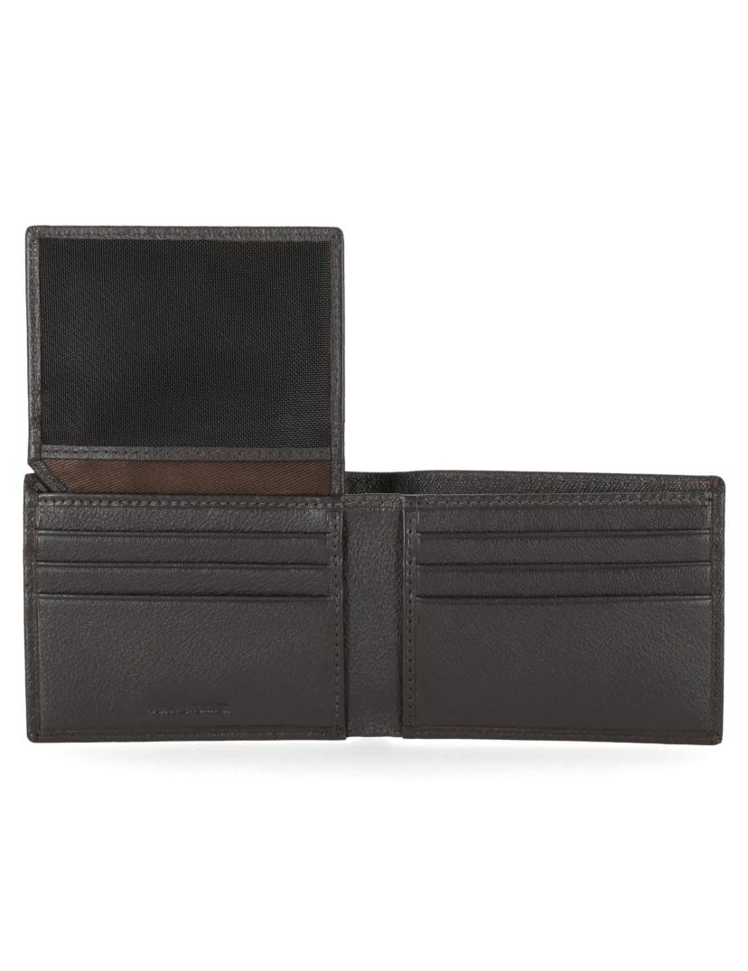 Steve Madden Saffiano Passcase