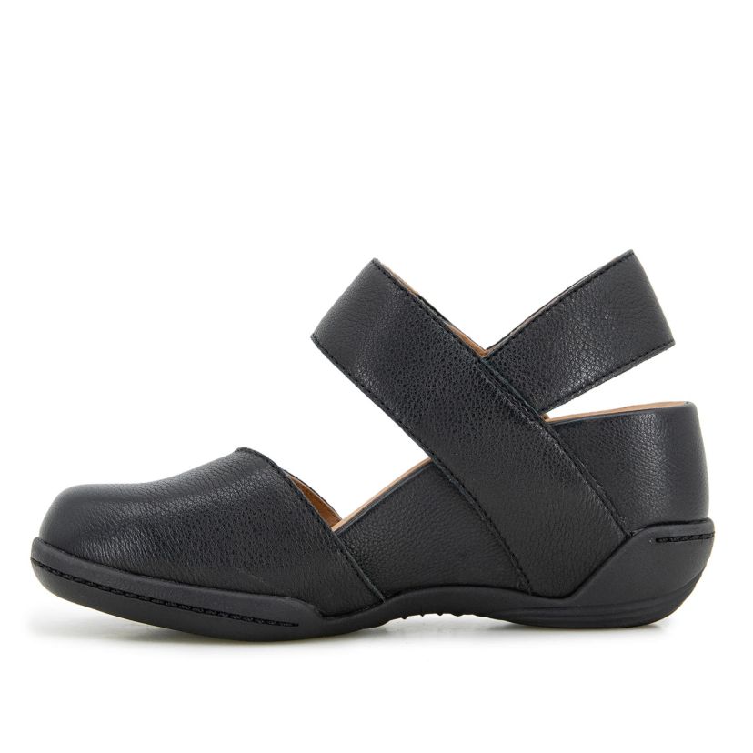 Nia Wedges