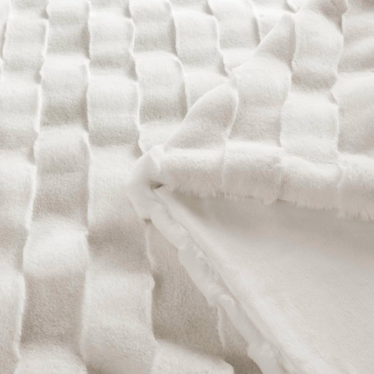 Vivienne Faux Fur Throw