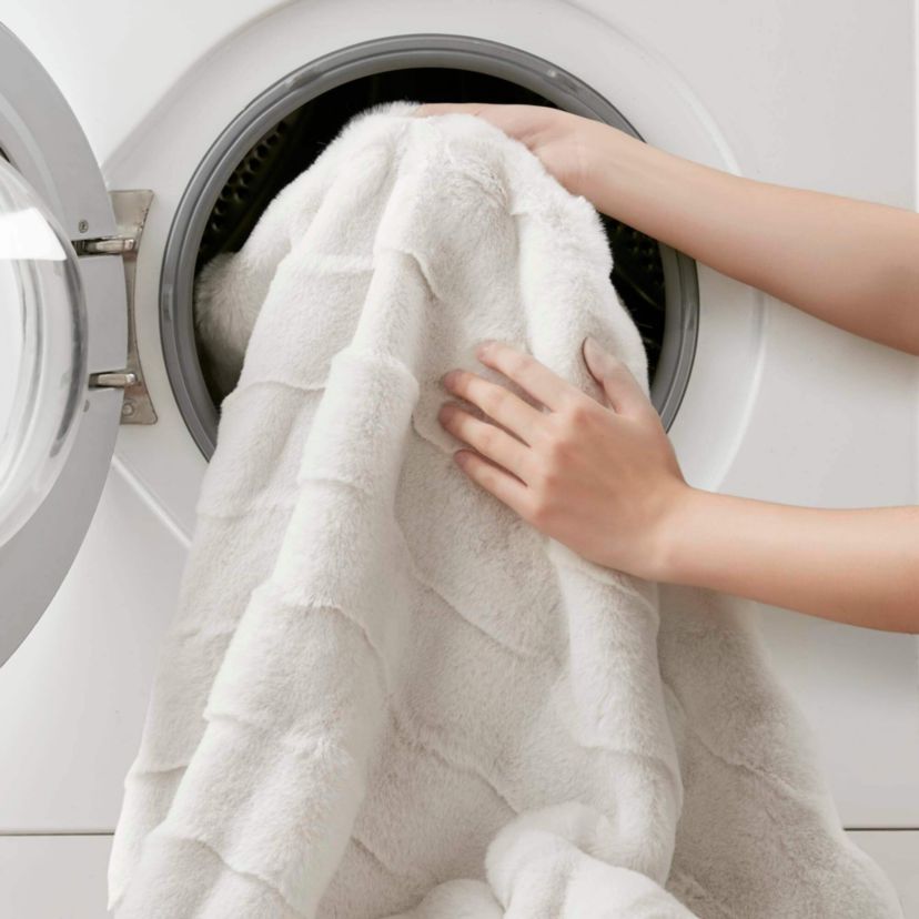 Vivienne Faux Fur Throw