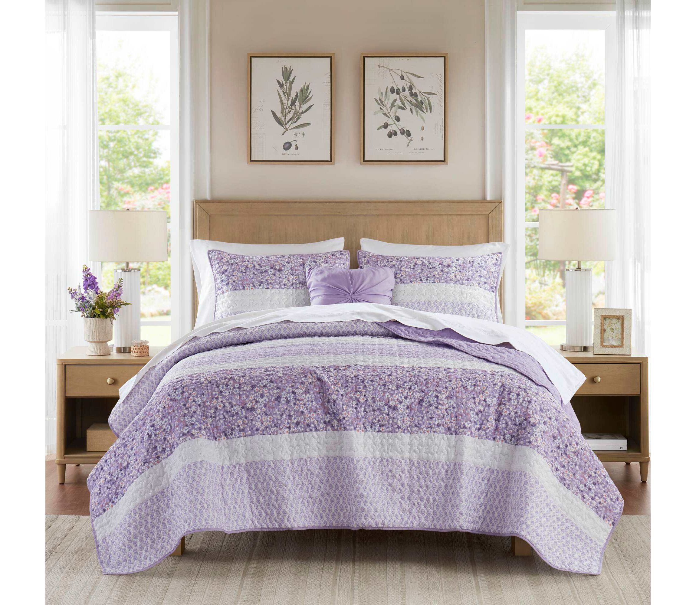 Caralie 4 Piece Seersucker Quilt Set with Throw