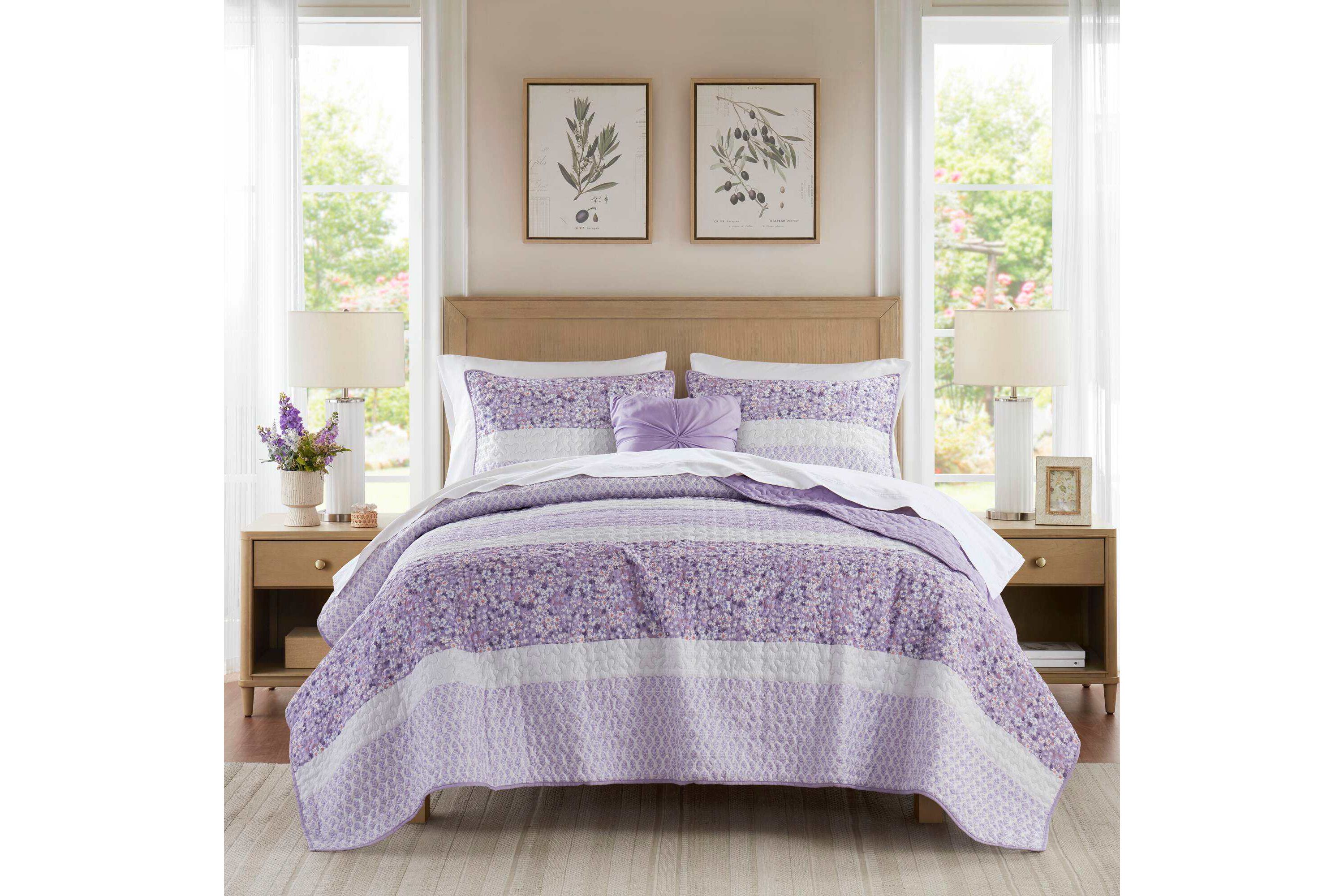 Caralie 4 Piece Seersucker Quilt Set with Throw