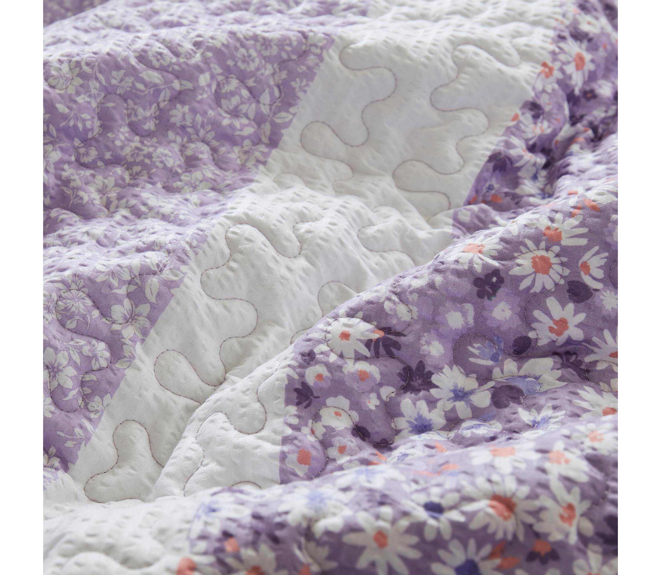 Caralie 4 Piece Seersucker Quilt Set with Throw