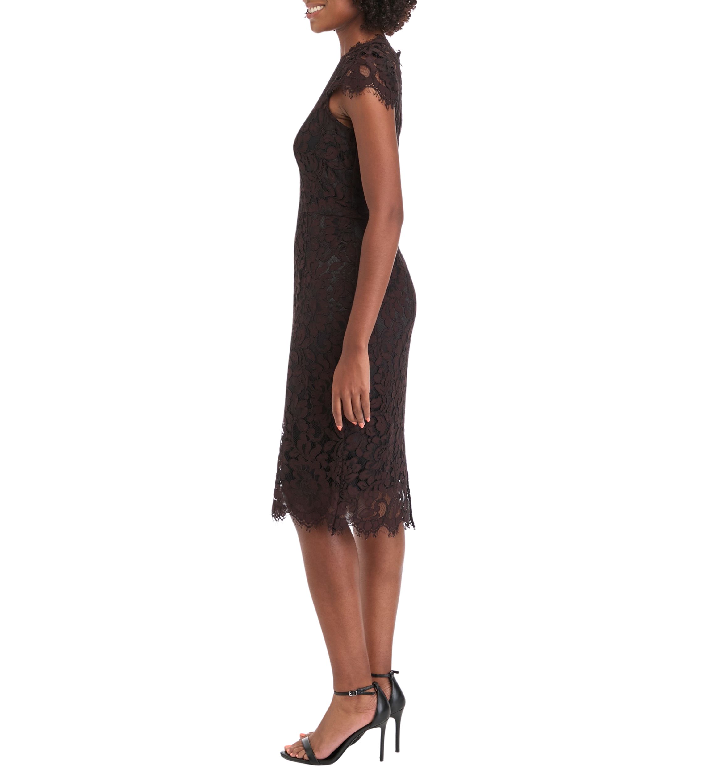 Womens Short Sleeve V-Neck Scallop Lace Sheath Dress