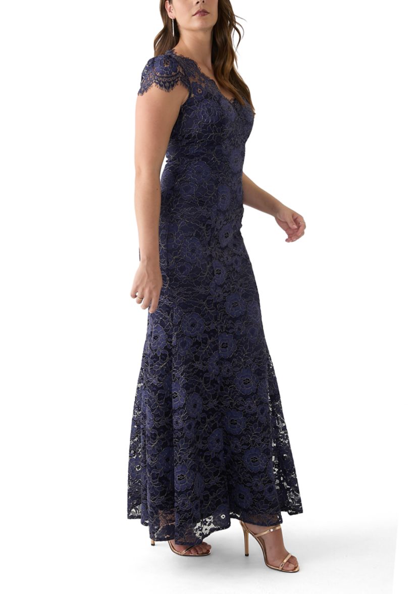 Womens Solid V-Neck Lace Gown