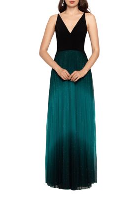 Betsy & Adam Women's Sleeveless V-Neck Glitter Gown