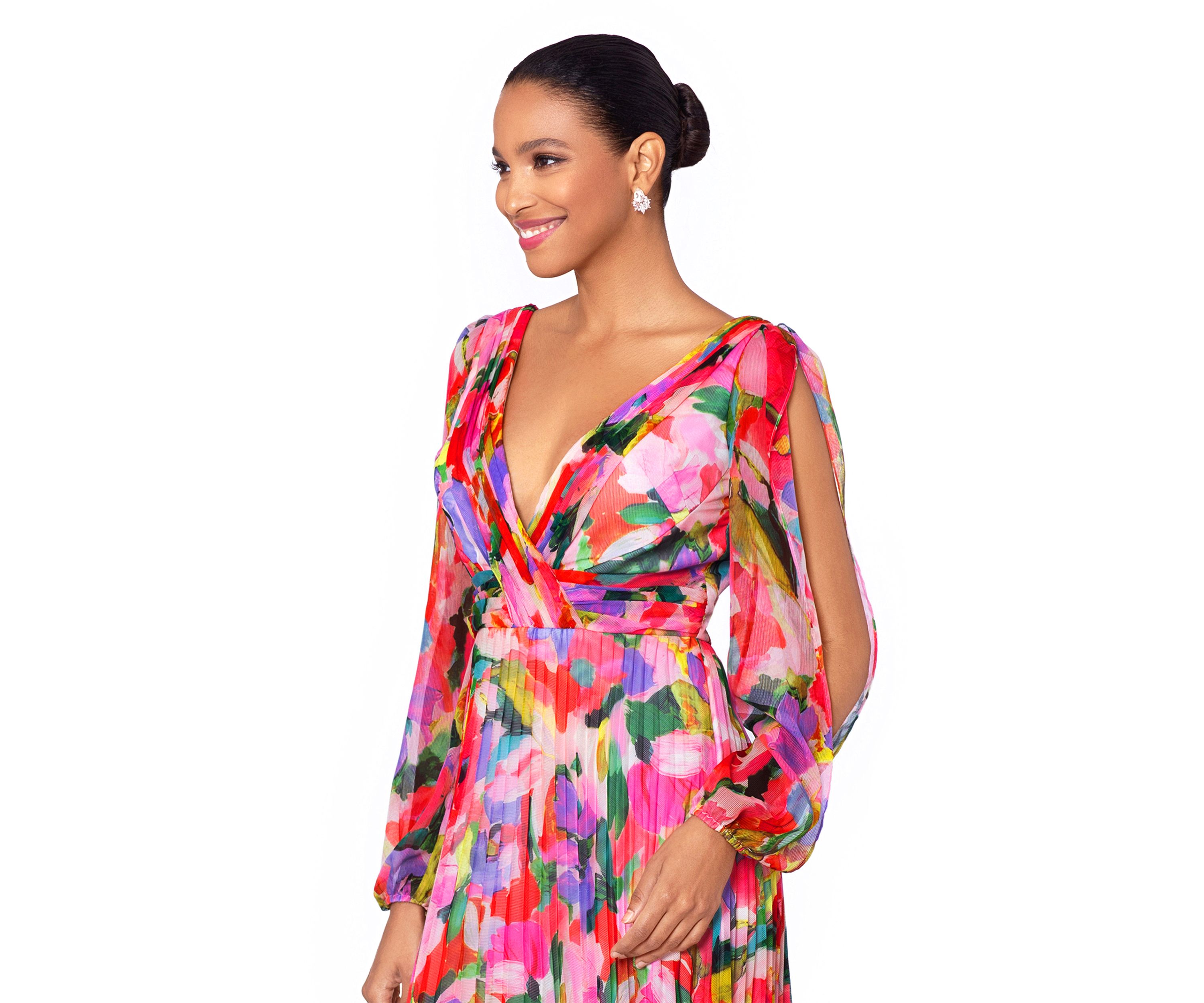 Womens V-Neck Long Sleeve Chiffon Pleated Fit and Flare Gown