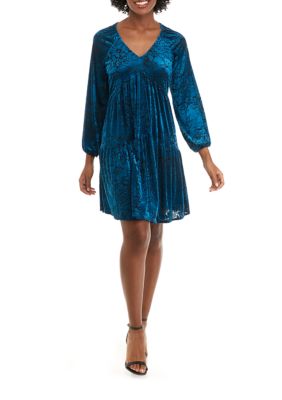 Women's Long Sleeve V-Neck Tiered Velvet Dress