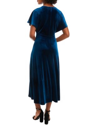 Women's Short Sleeve V-Neck Velvet Fit and Flare Dress