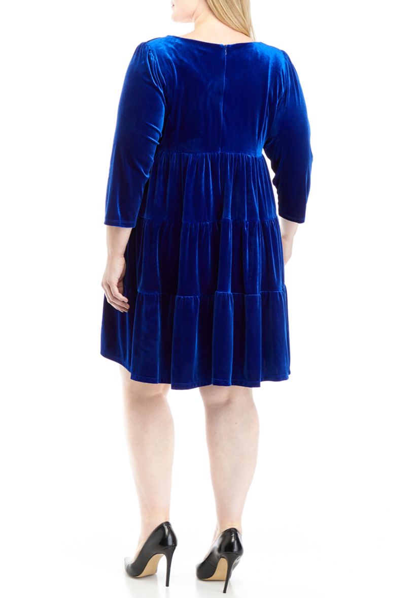 Plus Size 3/4 Sleeve Solid Velvet Tiered Fit and Flare Dress