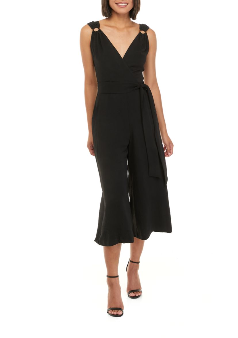 Womens Sleeveless Textured Solid Woven Cropped Jumpsuit