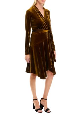Women's Long Sleeve Asymmetrical Hem Solid Velvet Dress