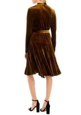 Women's Long Sleeve Asymmetrical Hem Solid Velvet Dress
