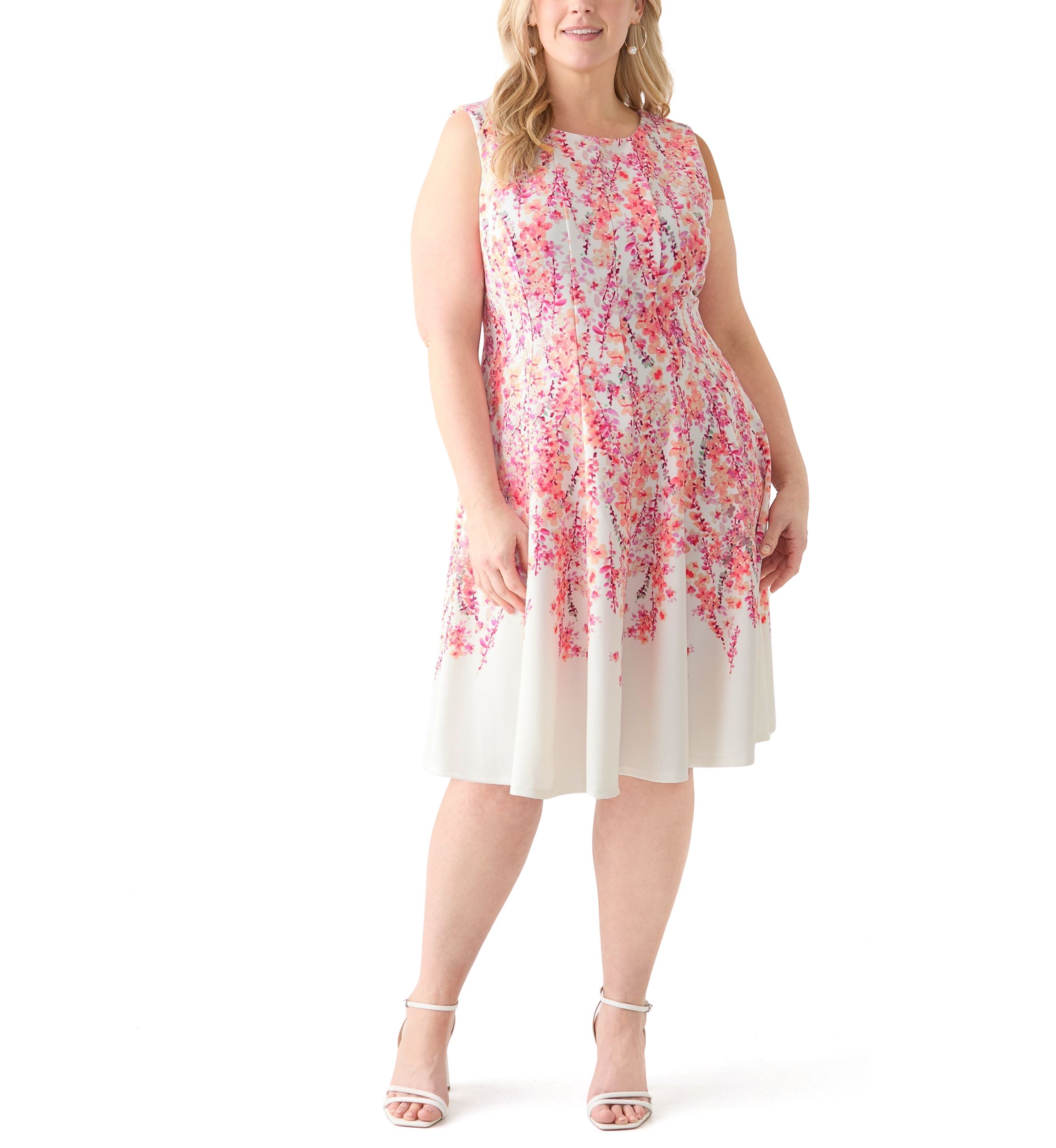 Plus Size Sleeveless Crew Neck Ditsy Floral Dress