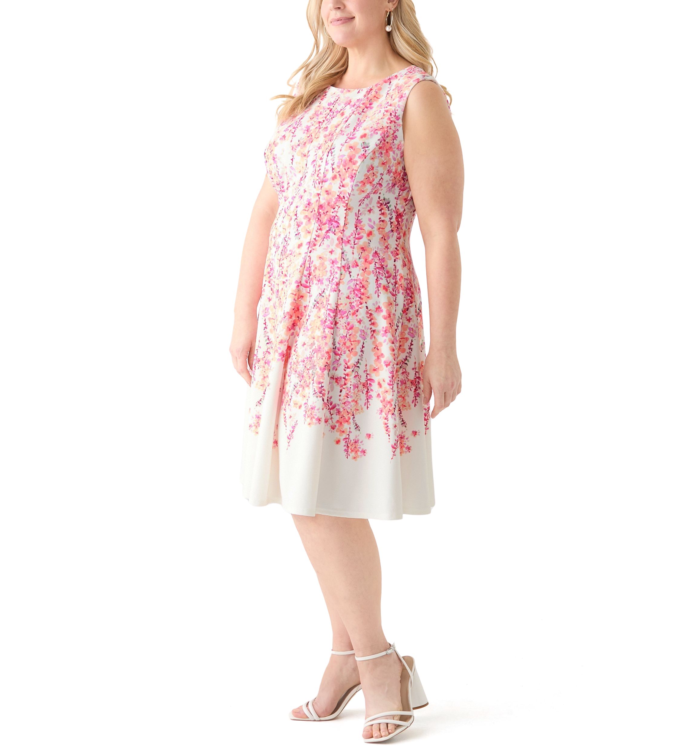 Plus Size Sleeveless Crew Neck Ditsy Floral Dress