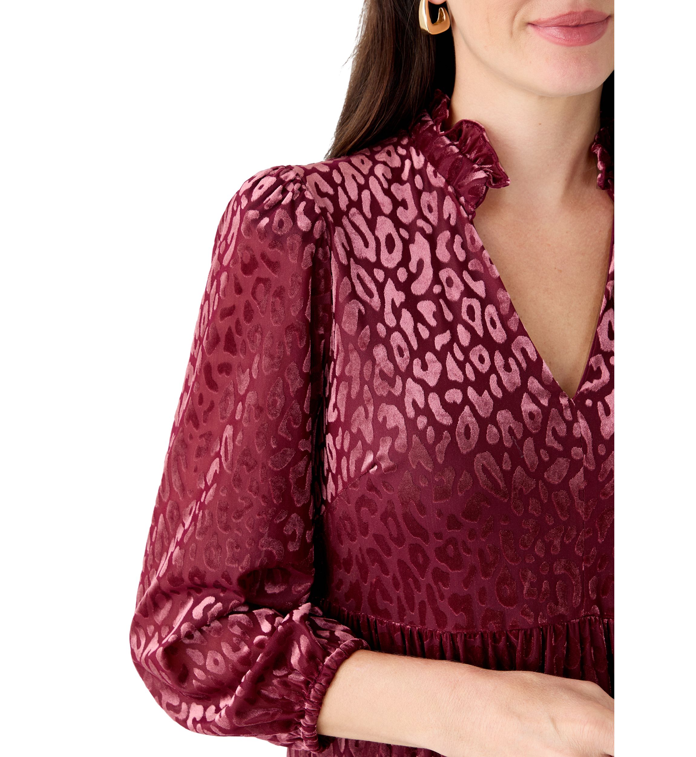Womens 3/4 Sleeve V-Neck Animal Print Burnout Dress