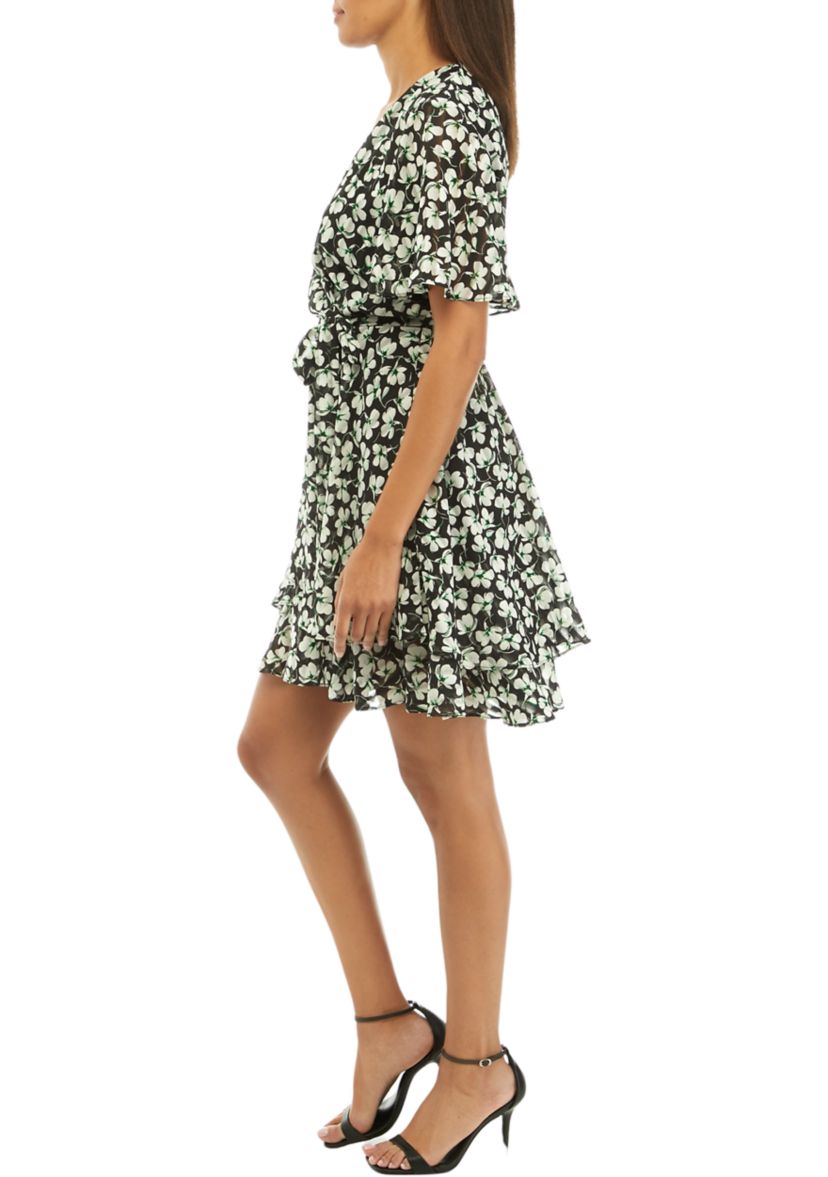 Womens Short Sleeve V-Neck Floral Print Fit and Flare Dress