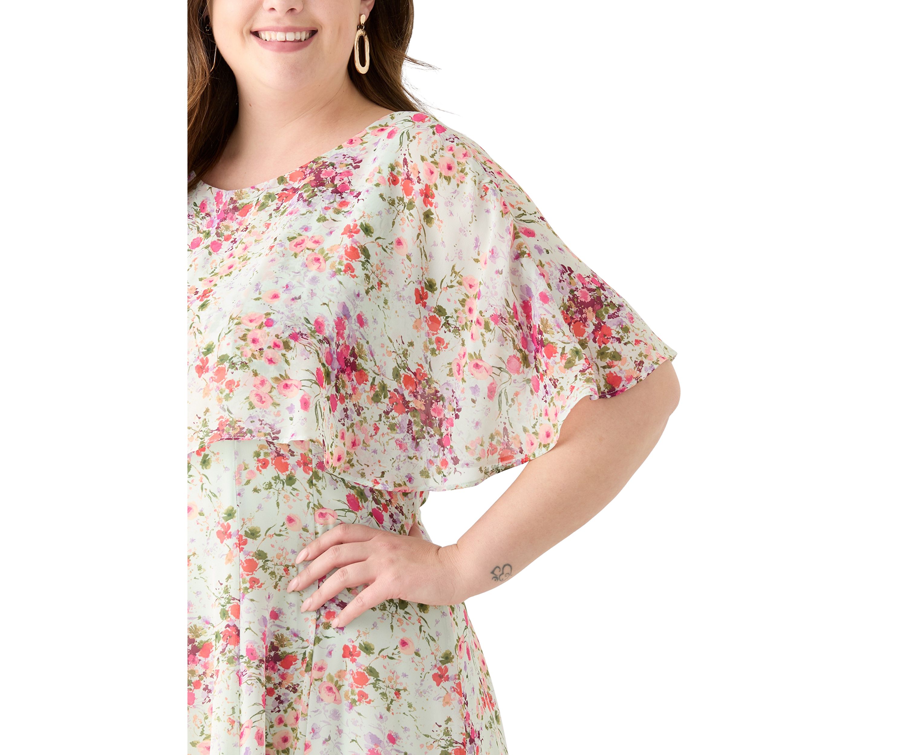 Plus Size Short Sleeve Crew Neck Ditsy Floral Dress