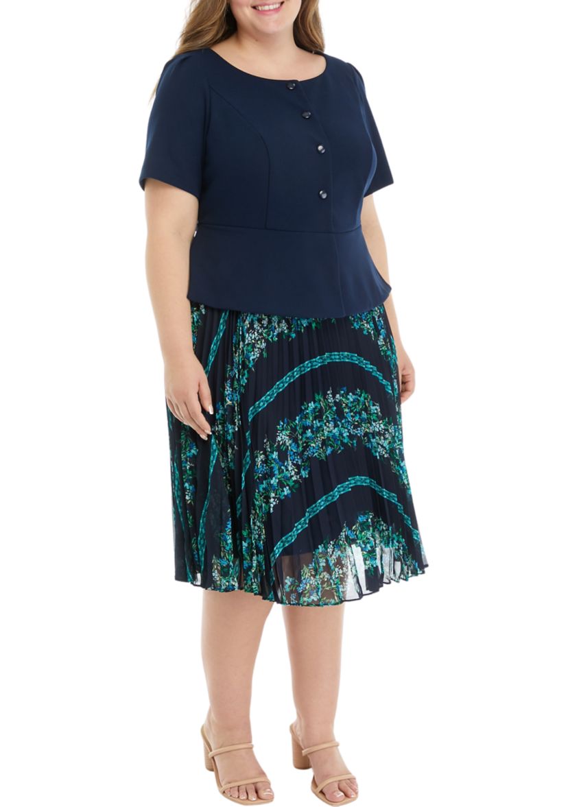 Plus Size Short Sleeve Round Neck Printed Crepe Fit and Flare Dress