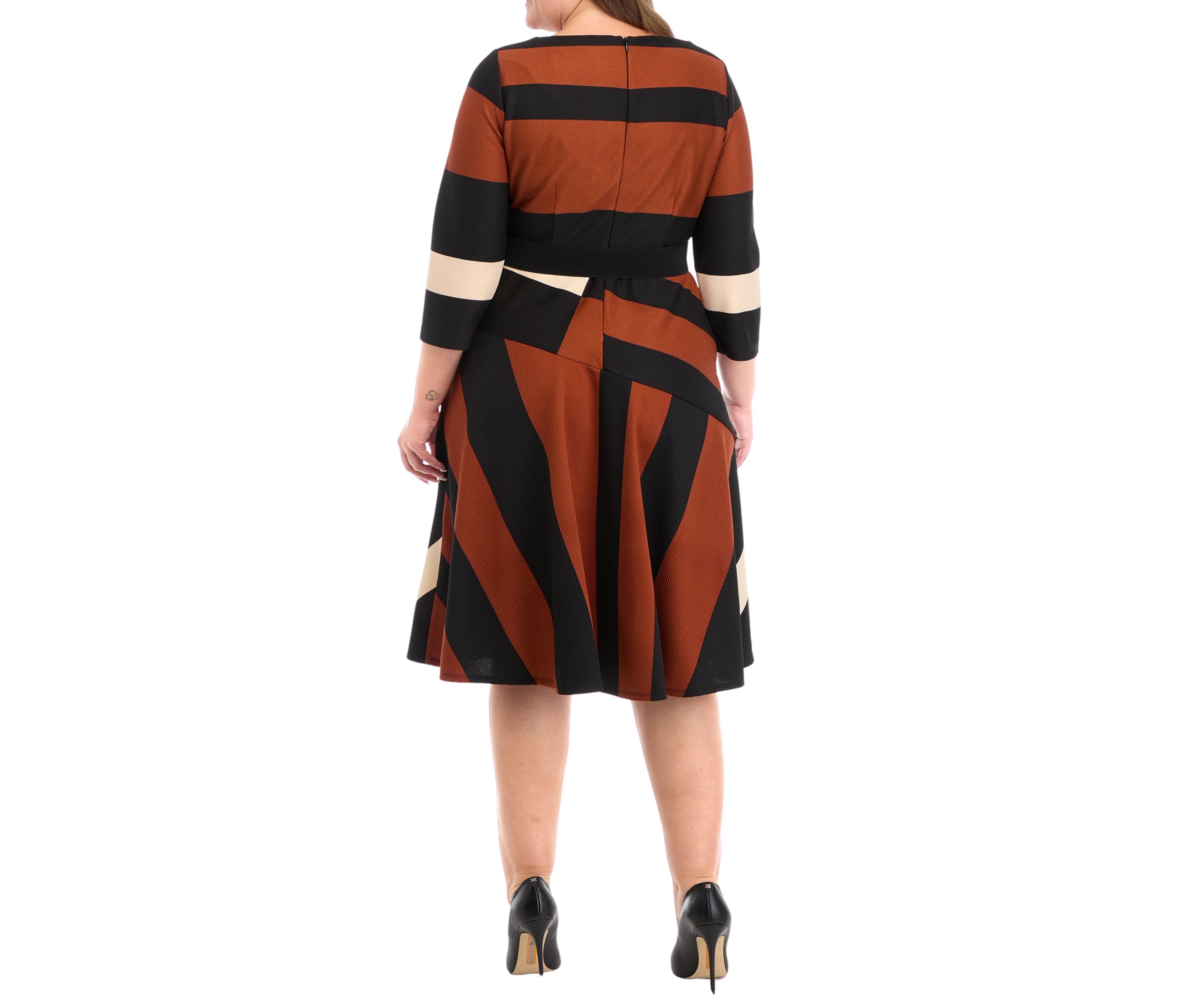 Plus Size 3/4 Sleeve Printed Belted Fit and Flare Dress