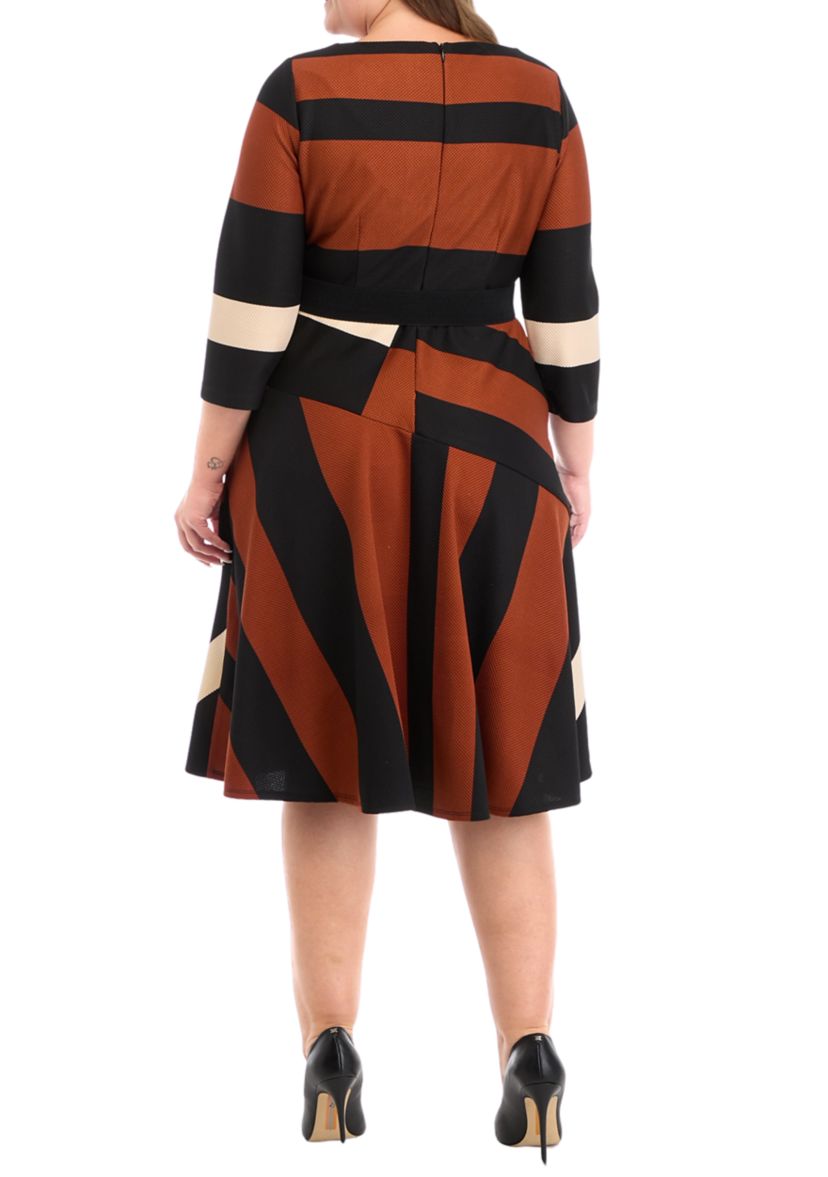 Plus Size 3/4 Sleeve Printed Belted Fit and Flare Dress