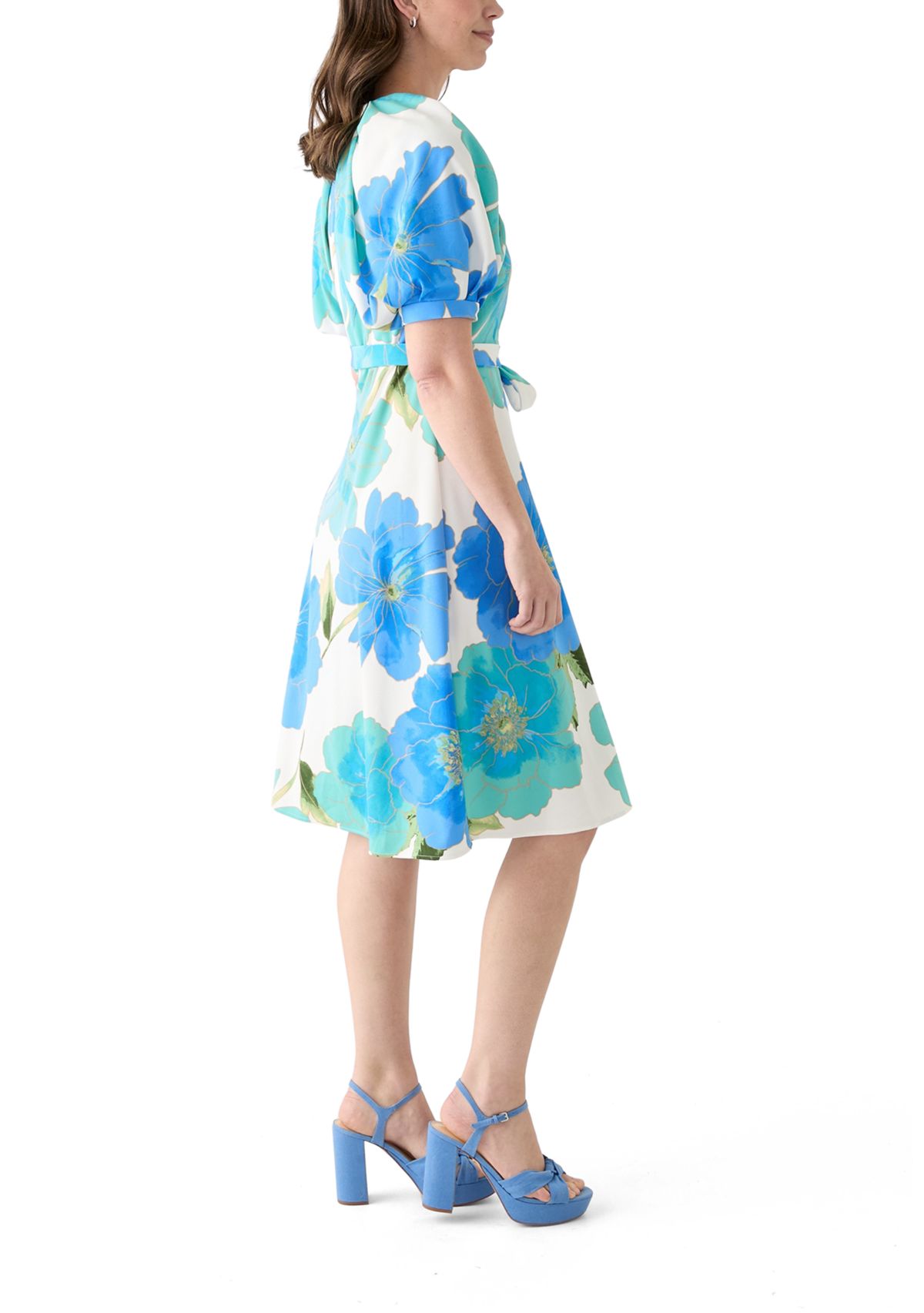 Womens Short Sleeve V-Neck Floral Print Fit and Flare Dress
