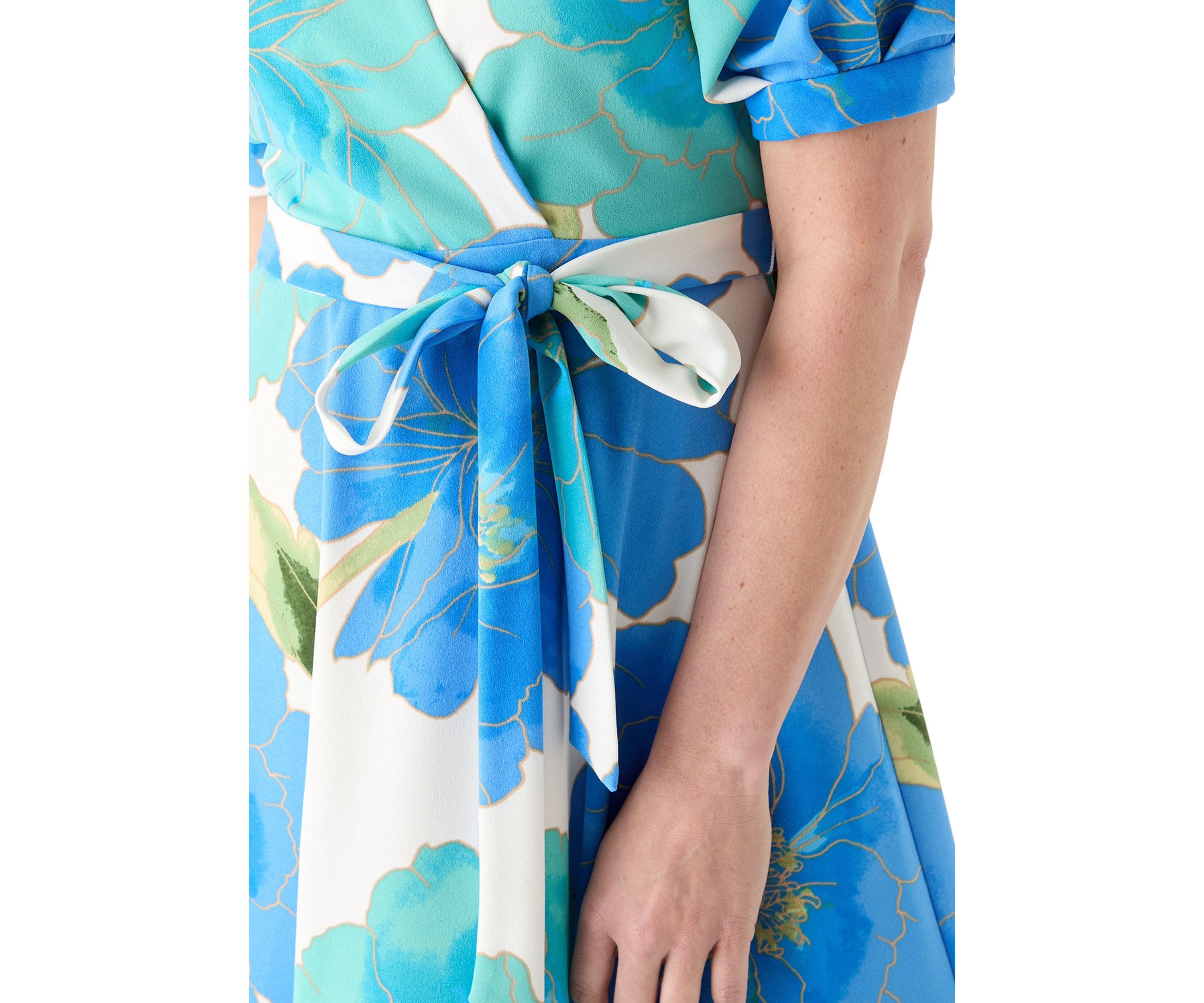 Womens Short Sleeve V-Neck Floral Print Fit and Flare Dress