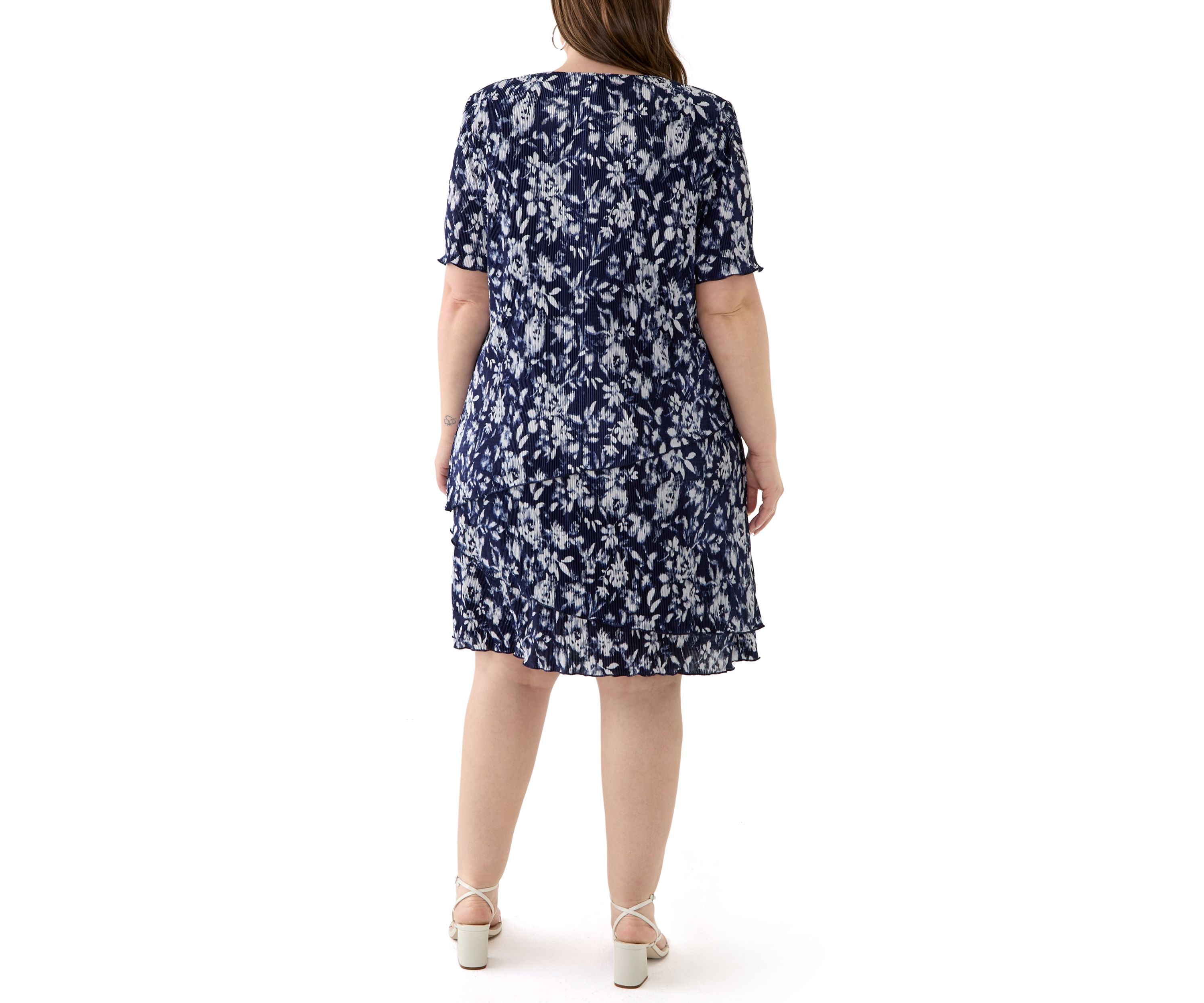 Plus Size Short Sleeve V-Neck Ditsy Floral Dress