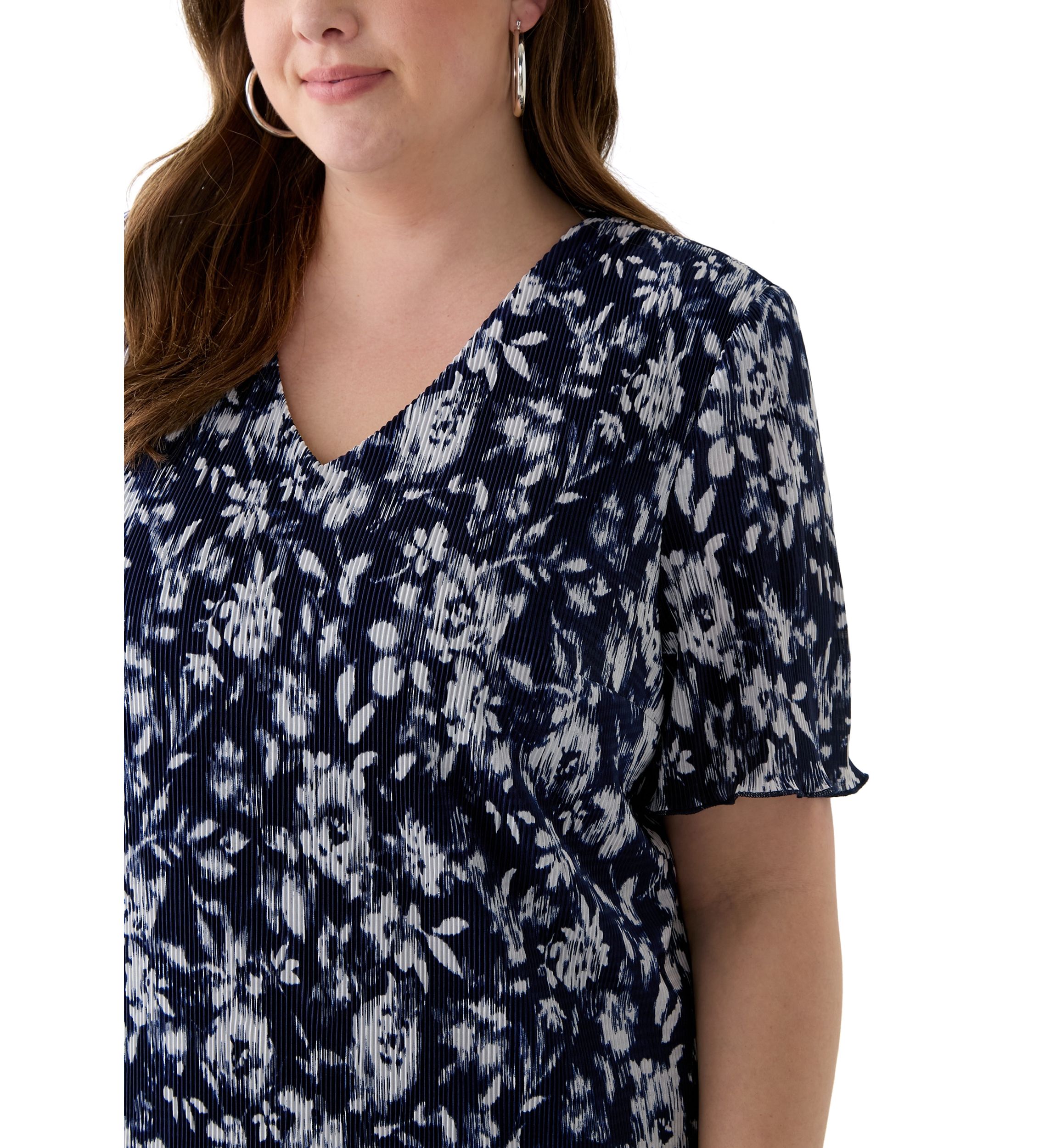 Plus Size Short Sleeve V-Neck Ditsy Floral Dress