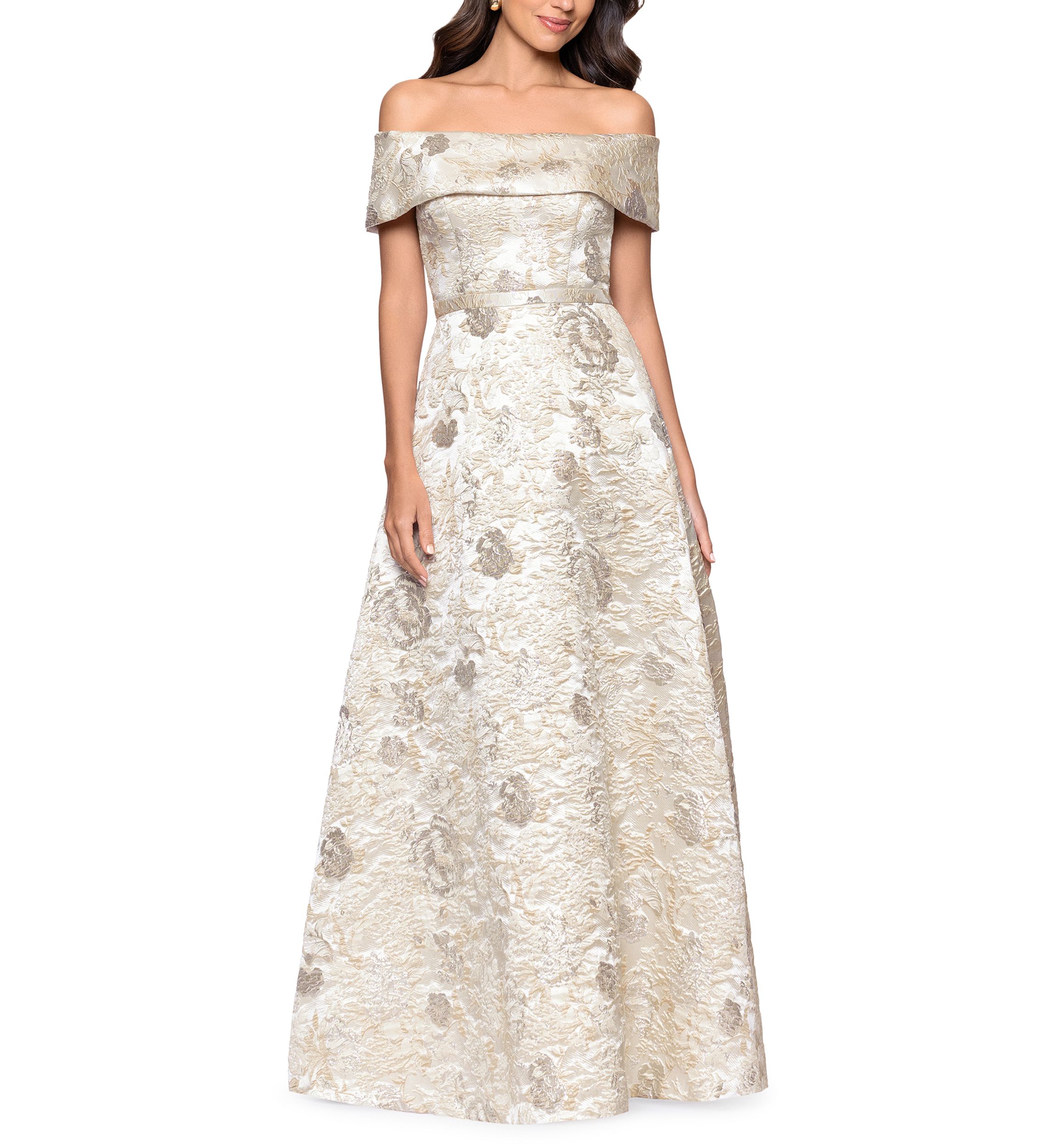 chinese dress ladies Amazon.com: Xscape Women's Off The Shoulder Sweetheart Neckline Long Lace  Dress (Standard & Petite), Hunter Green, 4 : Clothing, Shoes & Jewelry