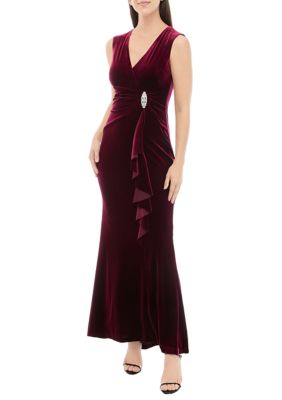 Jessica Howard Women's Sleeveless Solid Ruched Velvet Gown
