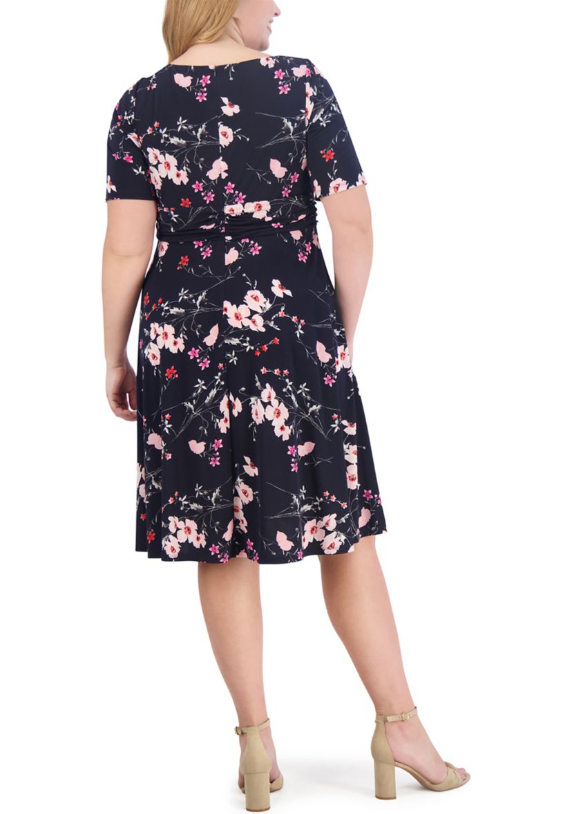 Plus Size Elbow Sleeve Boat Neck Floral Fit and Flare Dress
