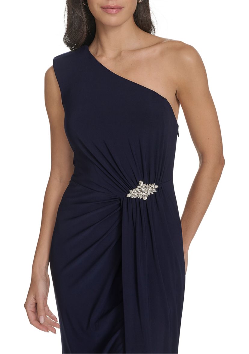 Womens Sleeveless One Shoulder Solid Gown