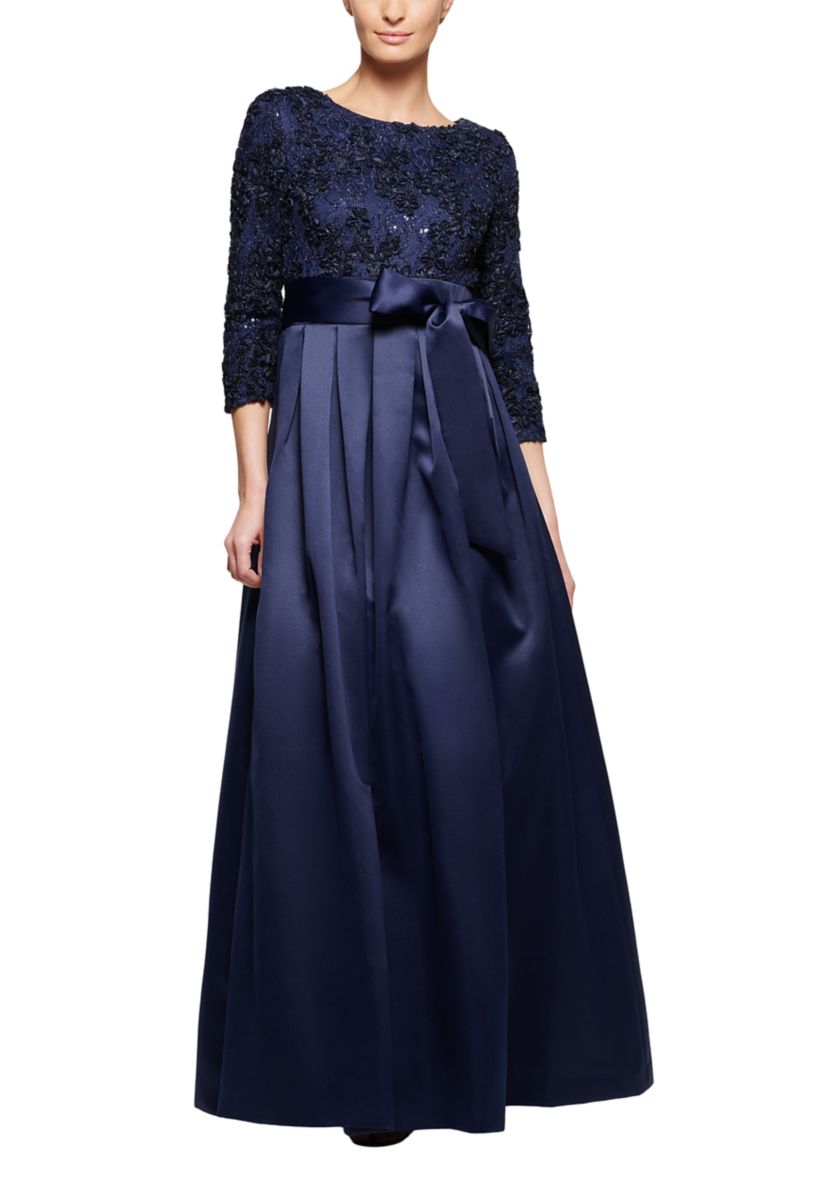 Womens 3/4 Sleeve Solid Tie Gown 