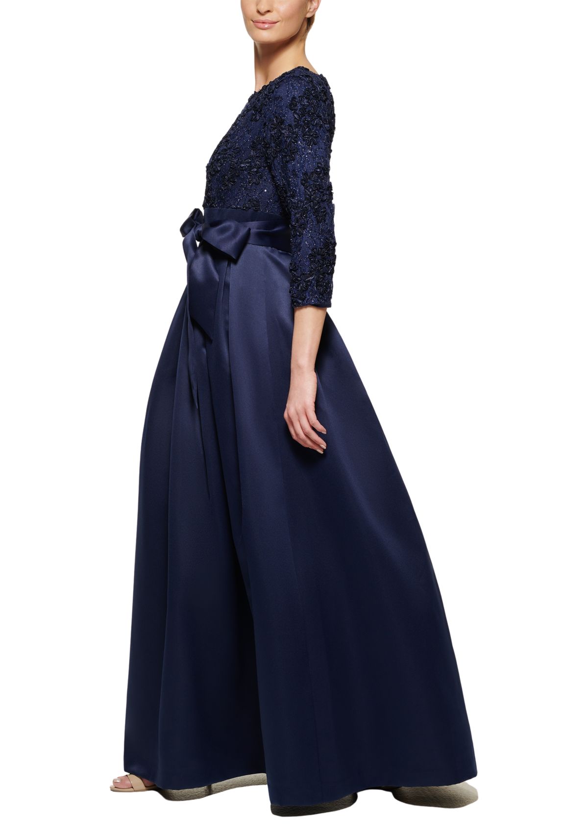 Womens 3/4 Sleeve Solid Tie Gown 