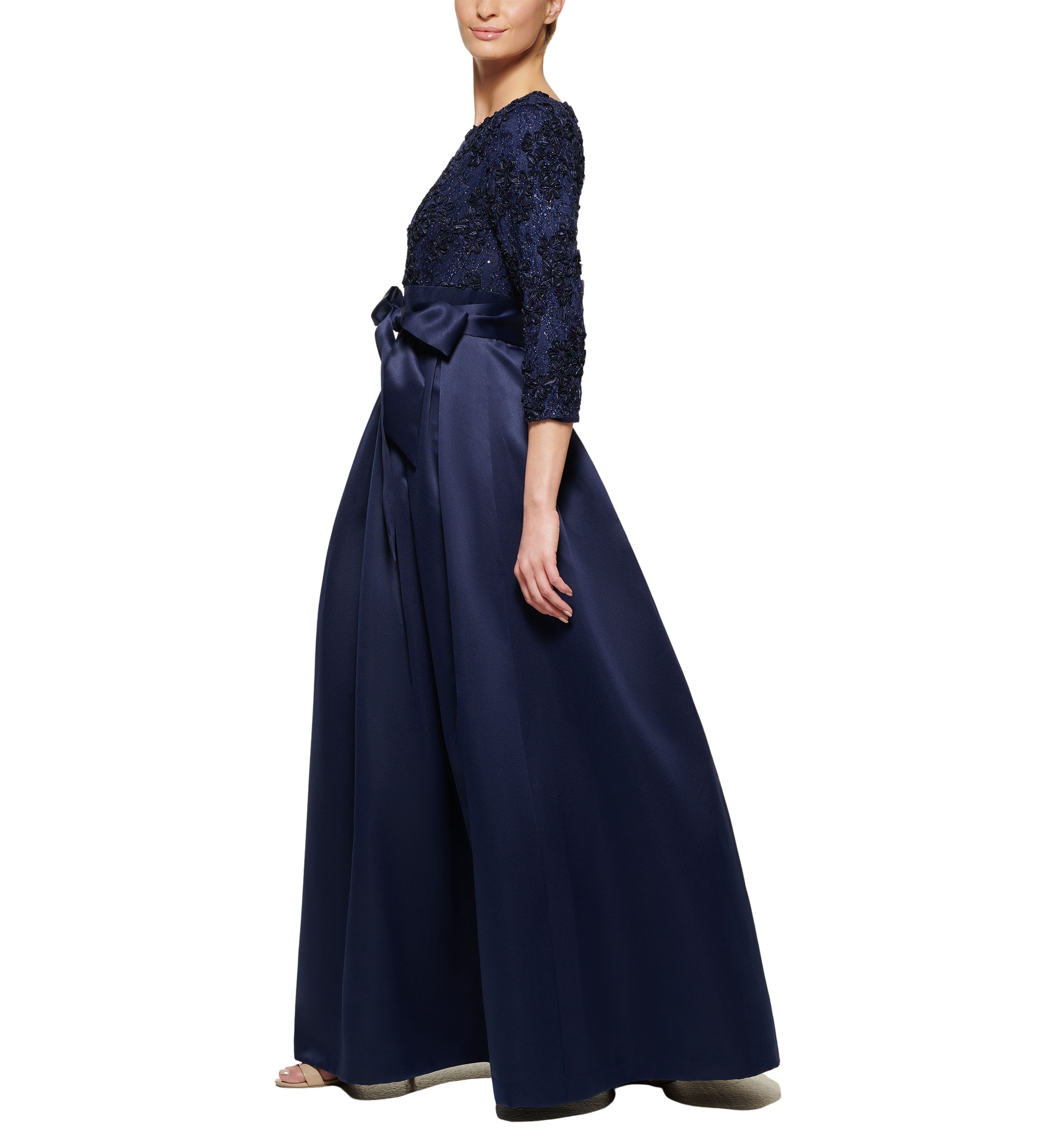 Womens 3/4 Sleeve Solid Tie Gown 