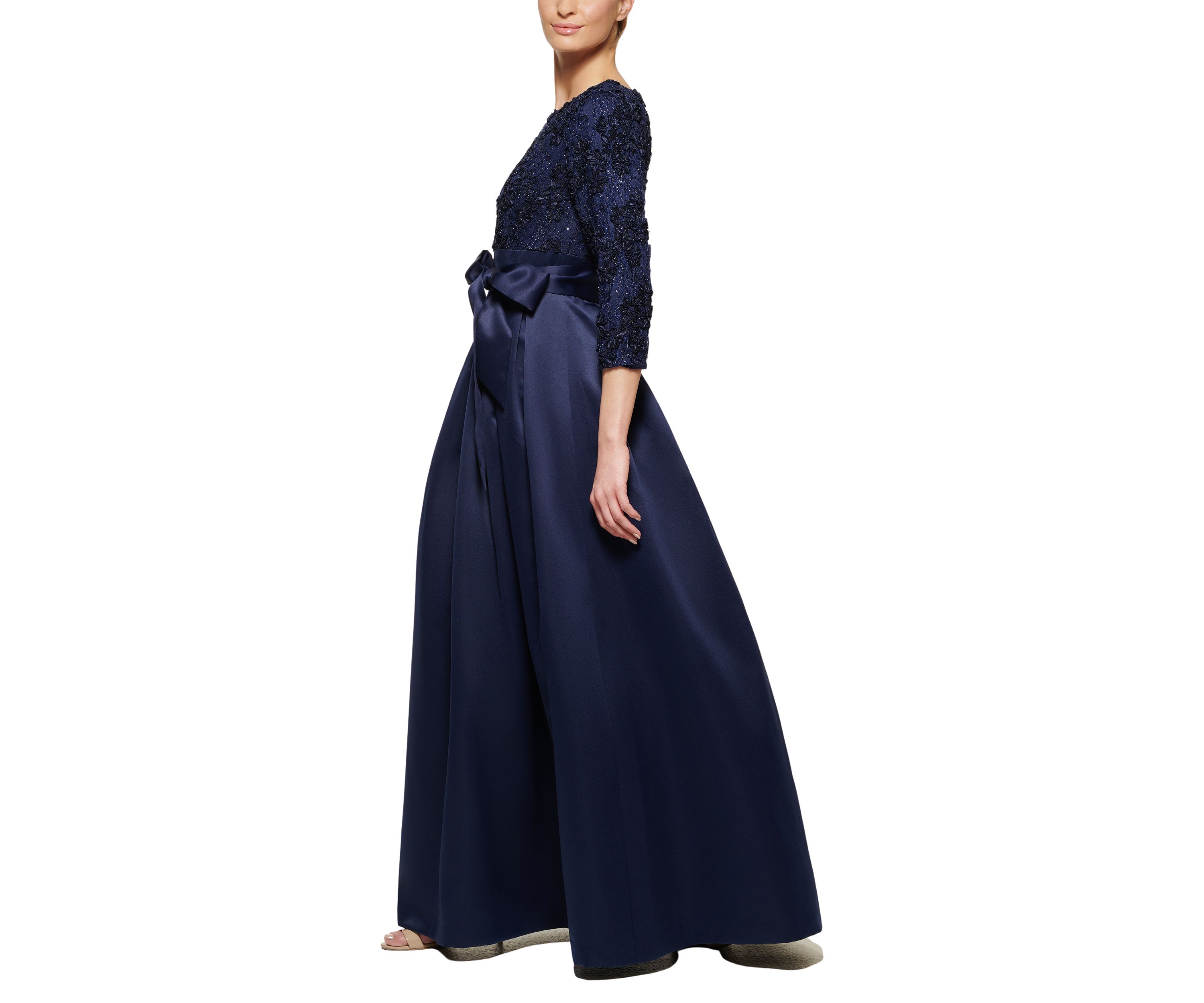 Womens 3/4 Sleeve Solid Tie Gown 