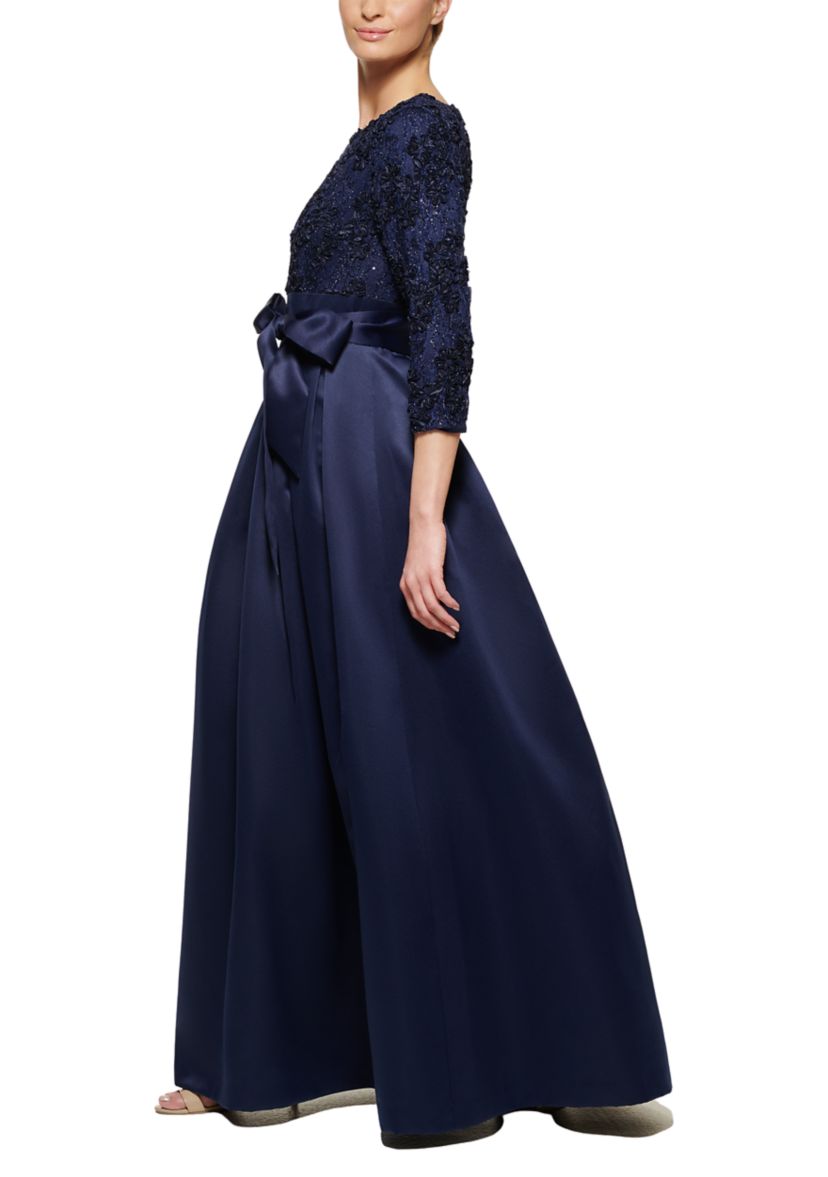 Womens 3/4 Sleeve Solid Tie Gown 