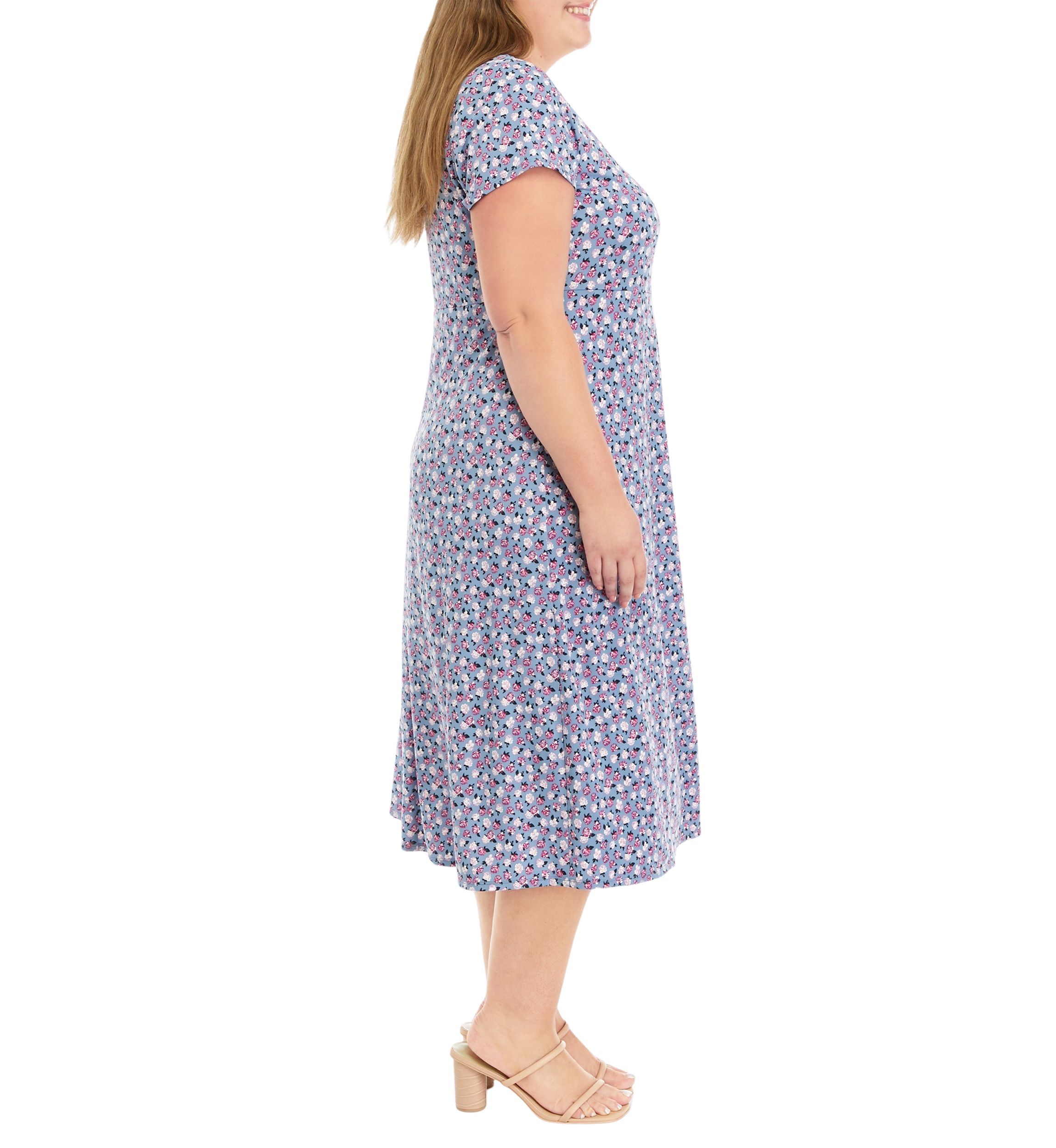 Plus Size Short Sleeve Scoop Neck Ditsy Floral Midi Dress